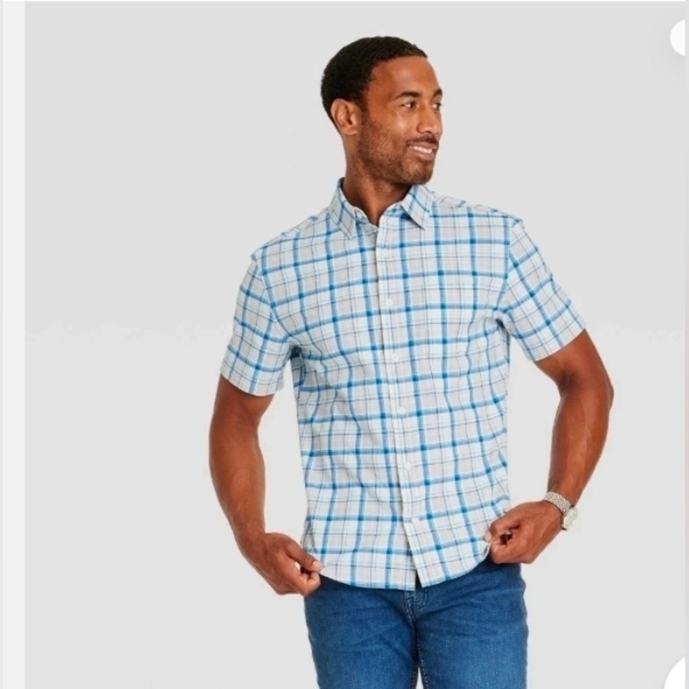 Goodfellow & Co. Men's Short Sleeve Poplin Button Down Shirt Light Blue